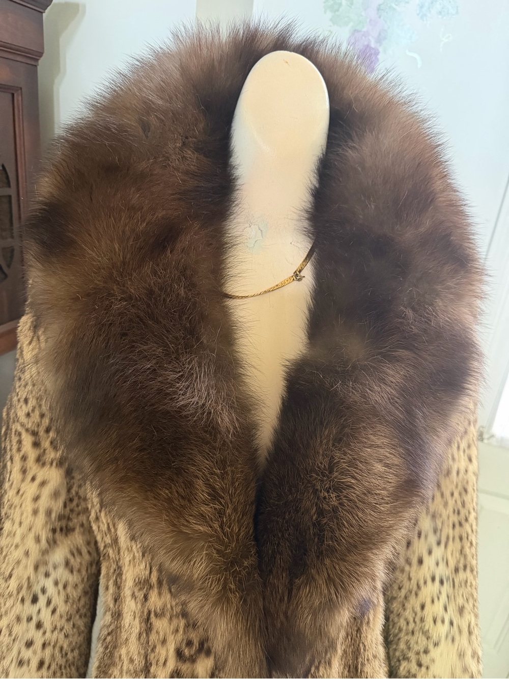 Spotted Real Fur Coat - Picture 2 of 6